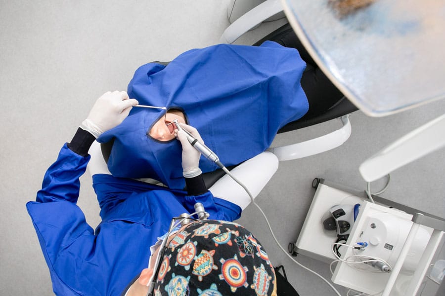 Koliko koštaju zubni implantati u Ptuju — cijene, postupak, financiranje (2026)
