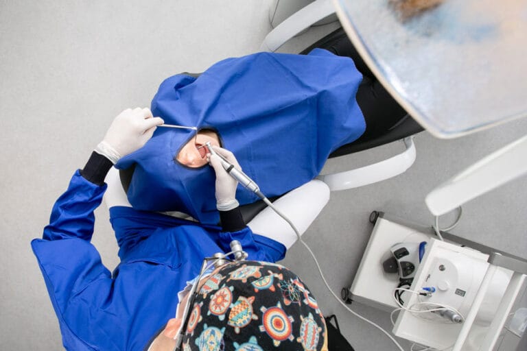 Cena zobnih vsadkov in implantatov pri Implantološkem centru Koderman na Ptuju